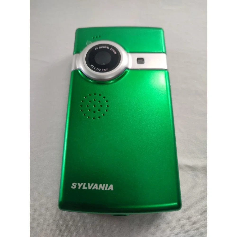 Sylvania DV-2100 Digital Video Camera Green 2-in-1 Still & Video Camcorder W Box
